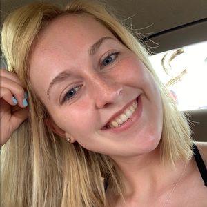 Meet your Posher, Abby